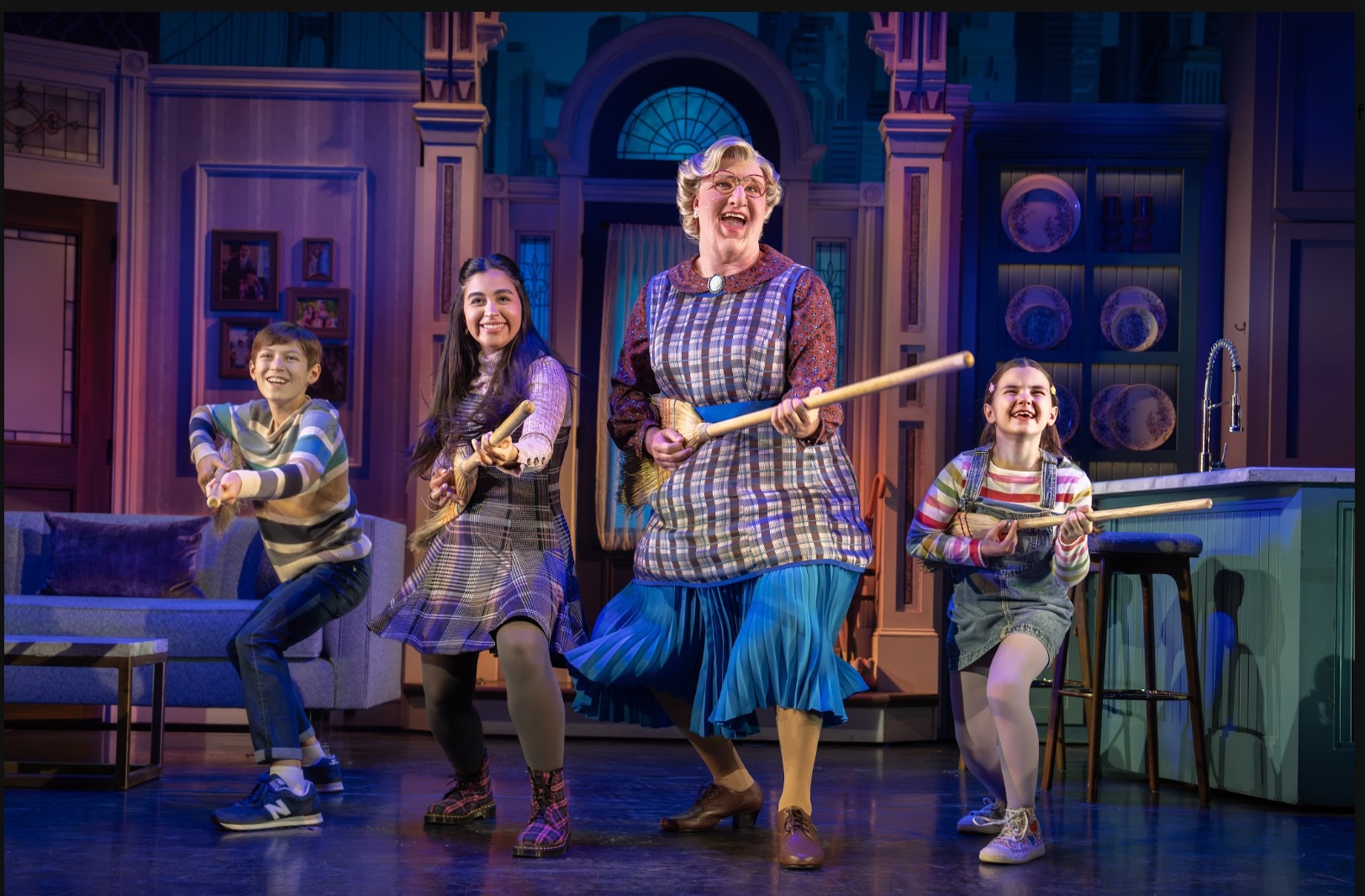 Review: Mrs. Doubtfire by touring company