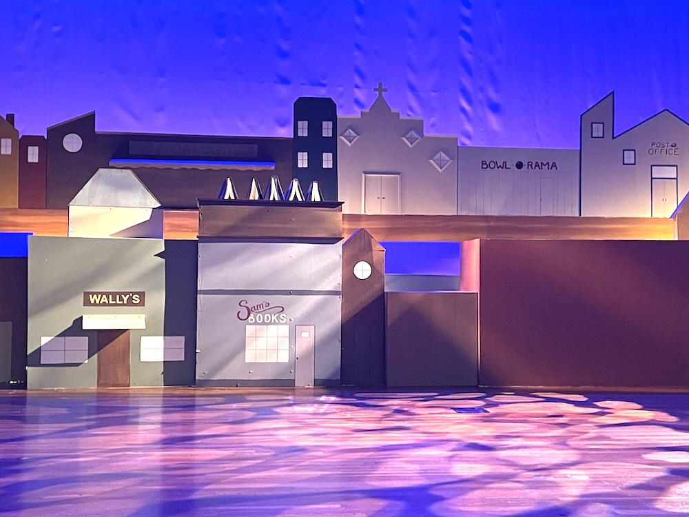 Set design by Mike Toner (CTXLT photo)