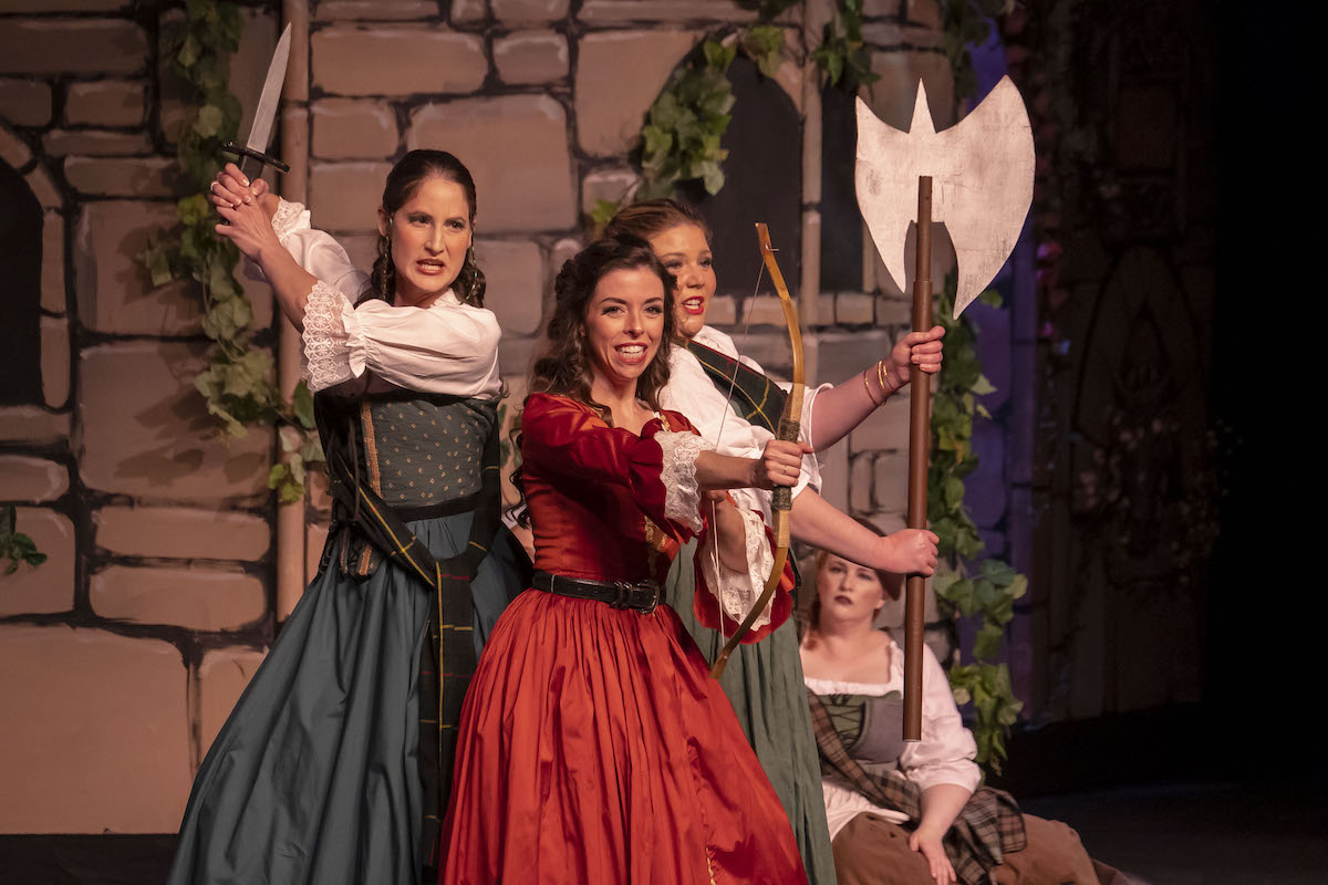 mcado_3_little_maids_3_(02)_amy_selby,_mary_kettlewell,_julie_allison_(photo_by_david_little)_.jpg.jpg