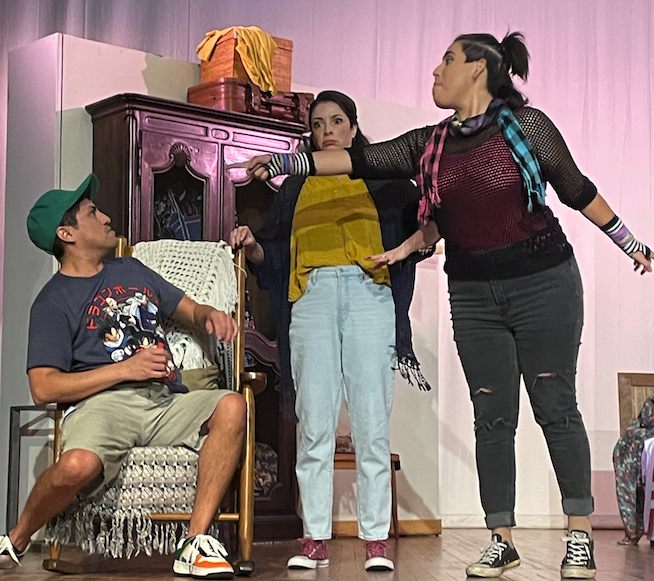 AJ Reyes, Karina Dom&iacute;nguez, Cecelia S&aacute;nchez (CTXLT photo)